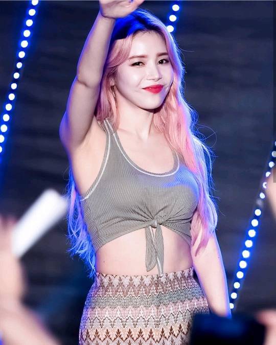솔라 겨드랑이.jpg | 인스티즈