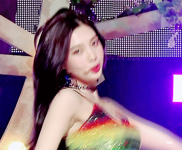 자신의 겨드랑이 노출에 대해 페로몬 드립치는 레드벨벳 조이.jpg | 인스티즈