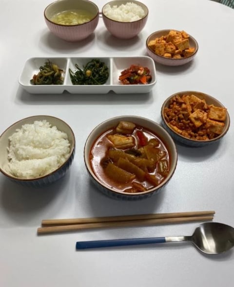 한국인 남편에게 '생활비 30만원' 받는 일본인 아내가 차려준 밥상 (사진) | 인스티즈