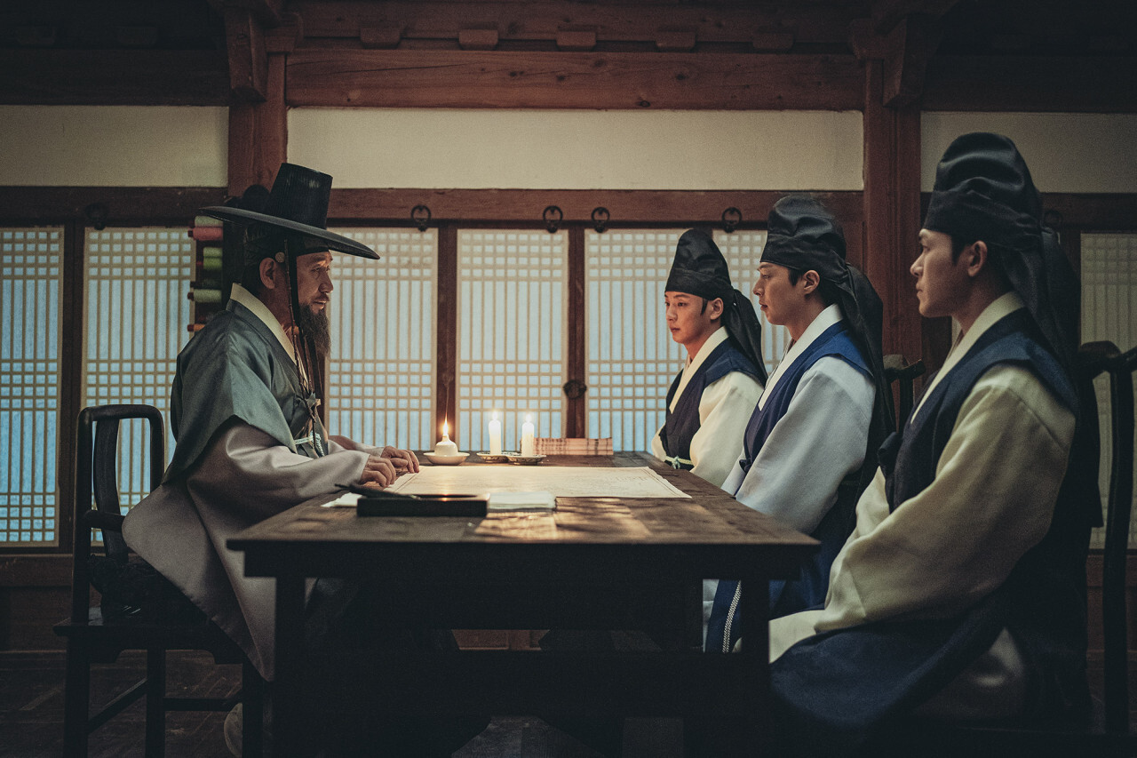 사극에서 남배우가 상투 머리 고증 안 지키면 찐으로 벌어지는 일.jpg | 인스티즈