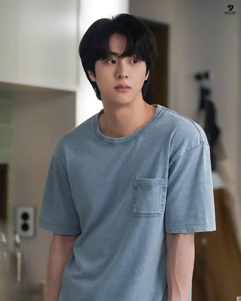 최근 방탄 진이랑 닮았다는 말 나오는 배우 | 인스티즈