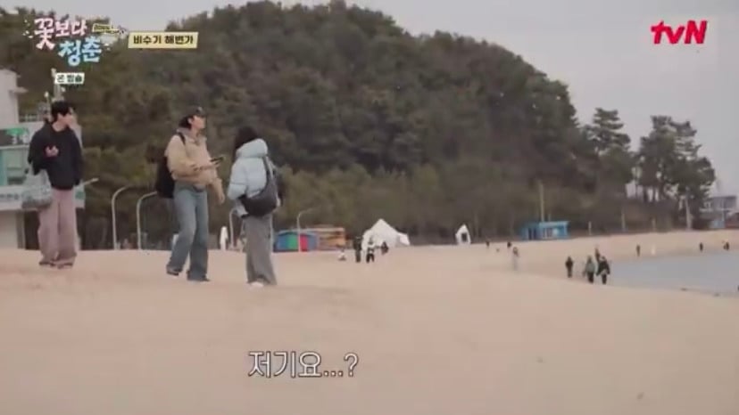 [꽃보다청춘] 박서준이 핸드폰 주워줘서 소녀들이 마이쮸 사줌.twt | 인스티즈