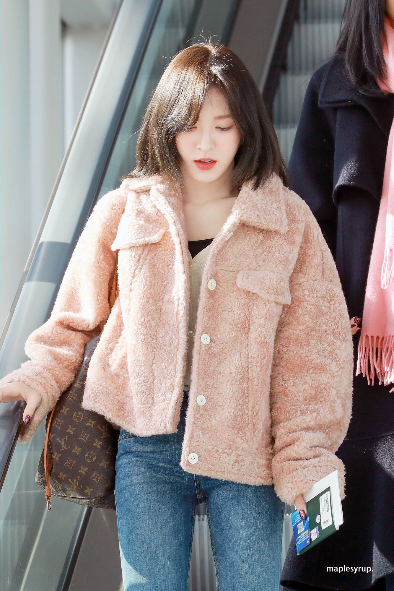무슨 옷 입을지 모르겠으면 웬디 출근길 보면 됨 | 인스티즈