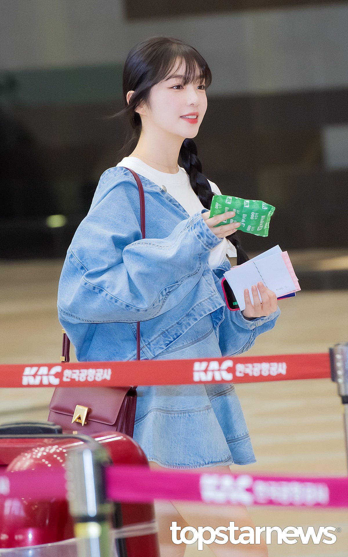 오늘자 출국하는 아이린. jpg | 인스티즈