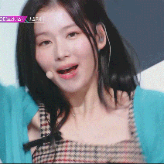 y2k패션으로 첫 무대한 트와이스.gif | 인스티즈