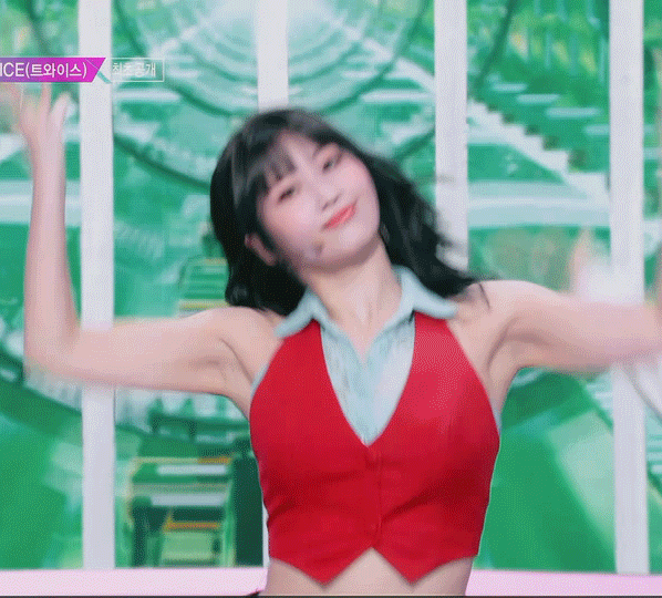 y2k패션으로 첫 무대한 트와이스.gif | 인스티즈