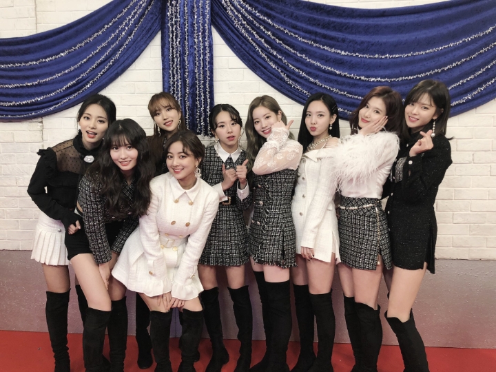 일본에서 트와이스 단체샷 | 인스티즈