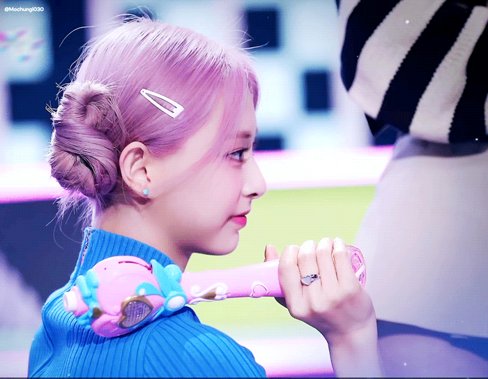 y2k패션으로 첫 무대한 트와이스.gif | 인스티즈
