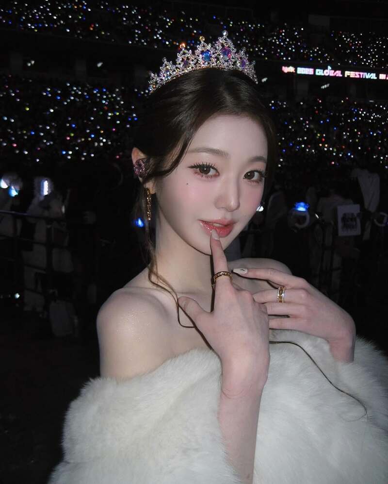 티아라 쓴 장원영.jpg | 인스티즈