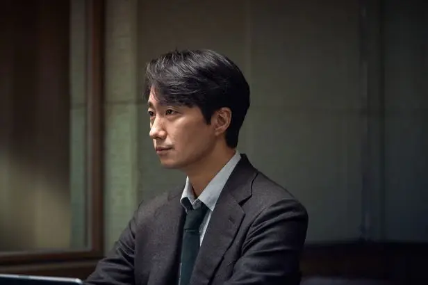 봉준호랑 박찬욱은 비겁하게 굴지 말고.twt | 인스티즈