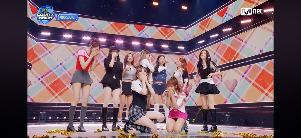 아이오아이 막방 무대에서 깜짝 이벤트 해준 엠넷 | 인스티즈