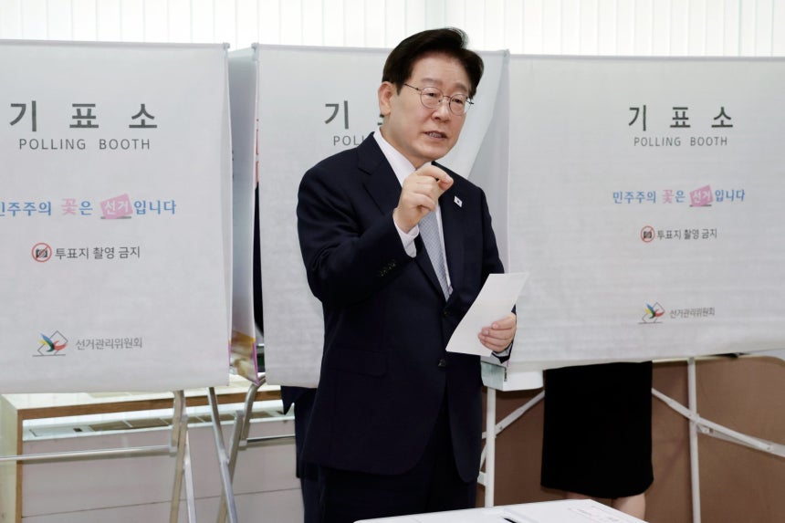 李 "반만 찍혔는데” 기표소 나왔다 들어가…국힘 "무효표” 주장 | 인스티즈