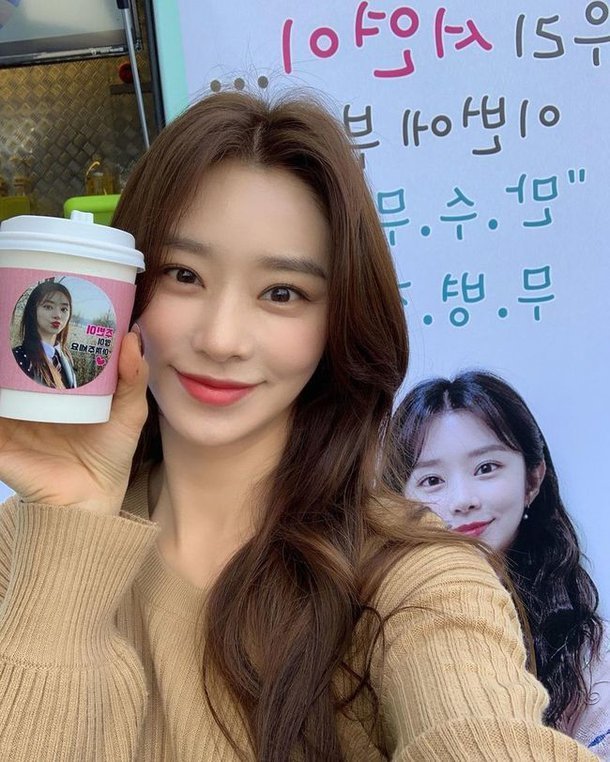 증명사진 때문에 법원에 불려간 배우 이주빈.jpg | 인스티즈