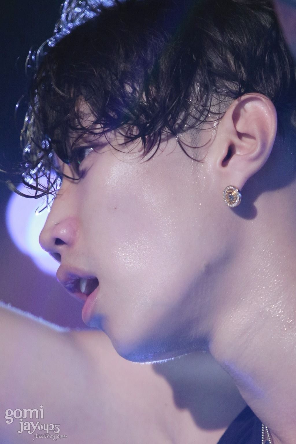피부가 너무 좋아서 귀걸이가 비칠 정도인 박재범.jpg | 인스티즈