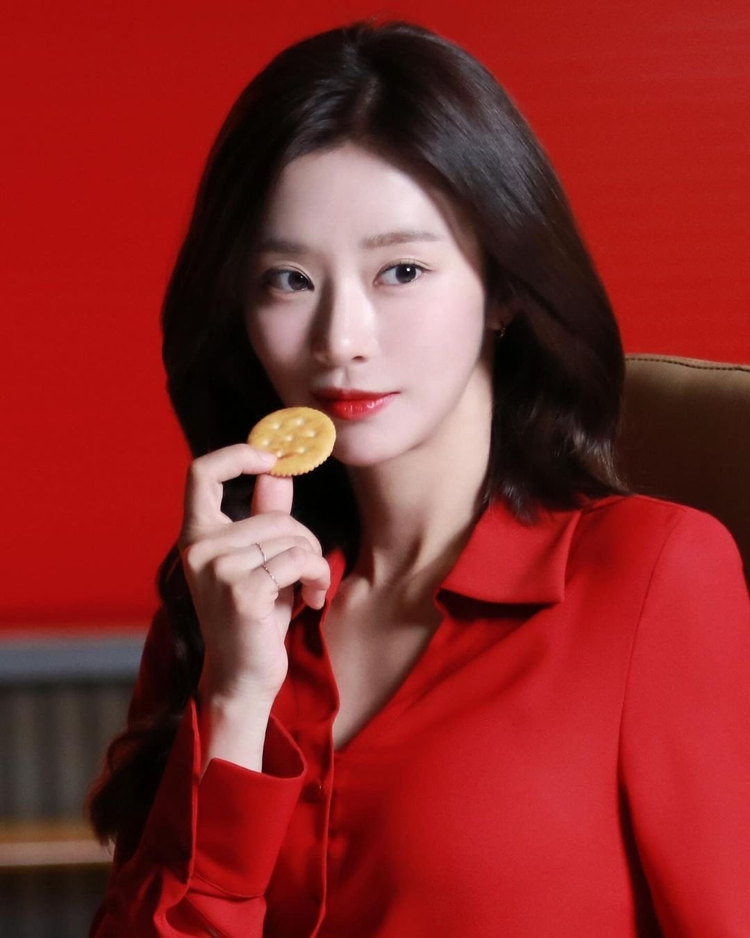 증명사진 때문에 법원에 불려간 배우 이주빈.jpg | 인스티즈