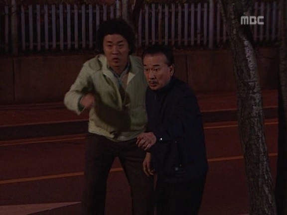 [거침없이하이킥] 순재 인감도장 들고 도주한 범이ㅋㅋㅋㅋㅋㅋㅋ.jpg | 인스티즈
