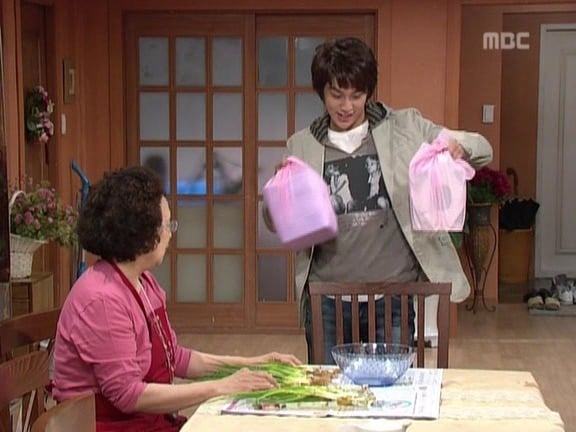 [거침없이하이킥] 순재 인감도장 들고 도주한 범이ㅋㅋㅋㅋㅋㅋㅋ.jpg | 인스티즈