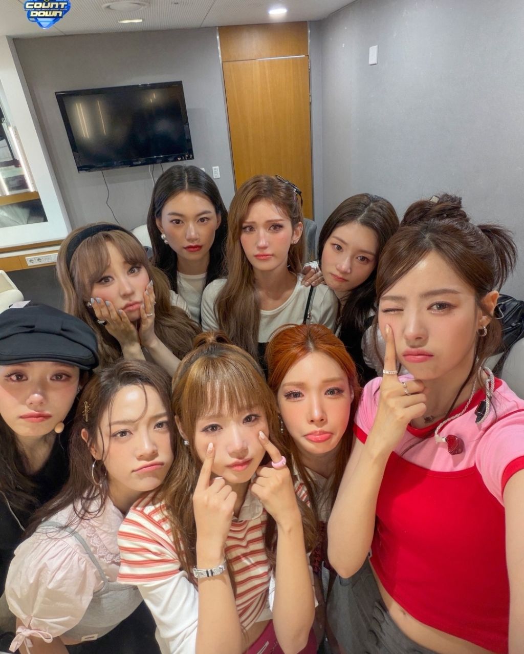 막방이라 울어서 퉁퉁부은 아이오아이.jpg | 인스티즈
