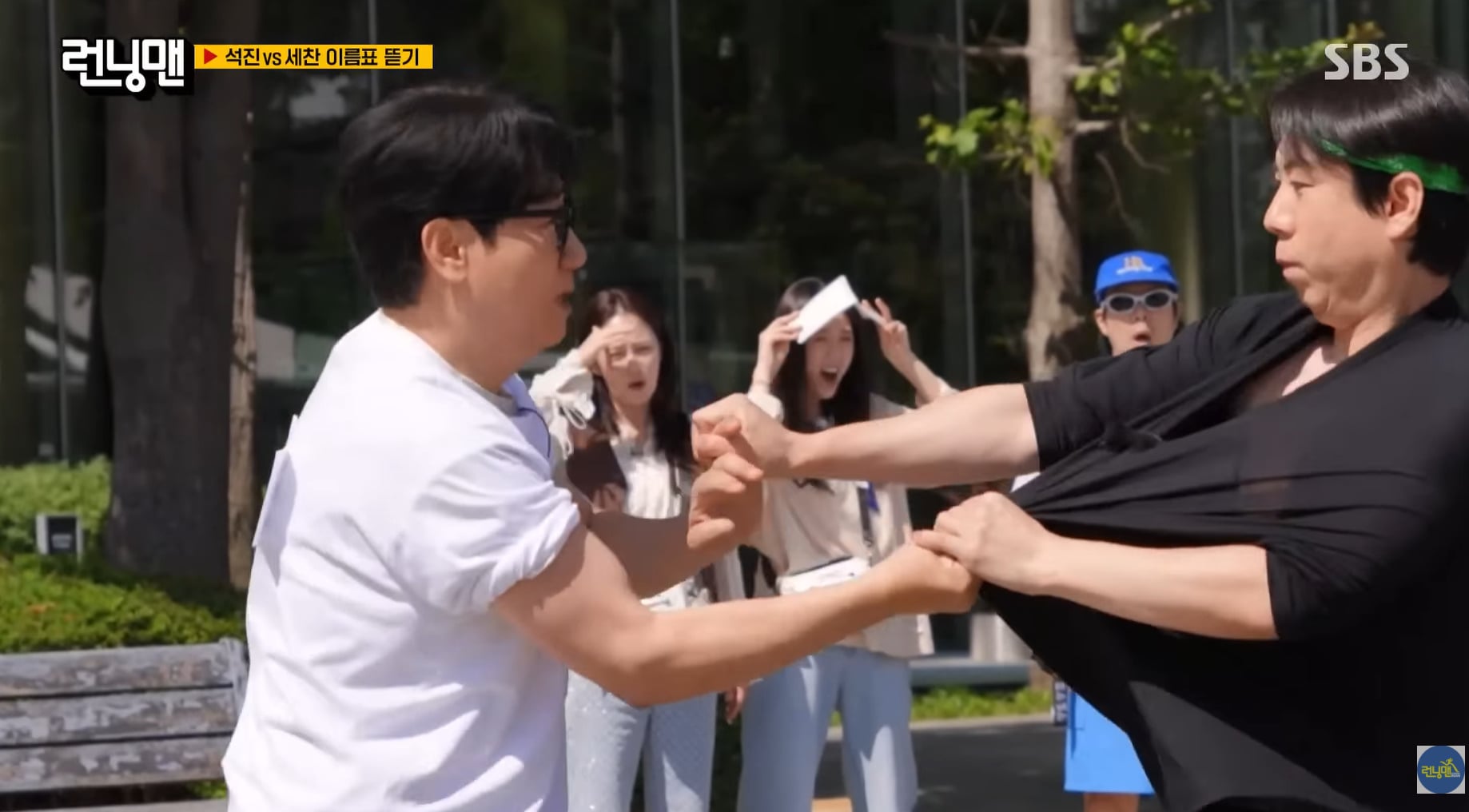 이름표 뜯기 게임하다 멘탈 나간 런닝맨 멤버들.jpg | 인스티즈