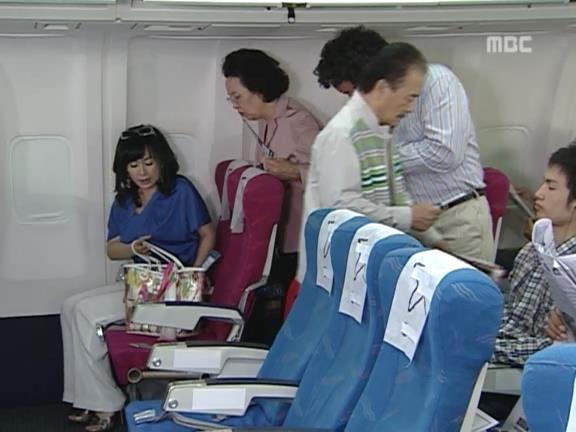 [거침없이하이킥] 비행기 안에서 민폐짓 쩌는 순재네 식구들ㅋㅋㅋㅋㅋ.jpg | 인스티즈