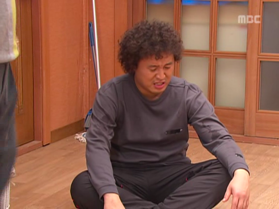 [거침없이하이킥] 준하 게임 캐릭터 죽인 민용이.jpg | 인스티즈