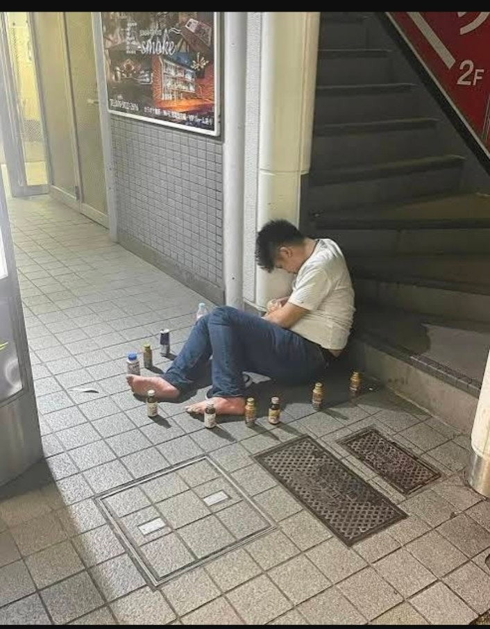 일본에서 만취객에게 하는 특이한 의식 | 인스티즈
