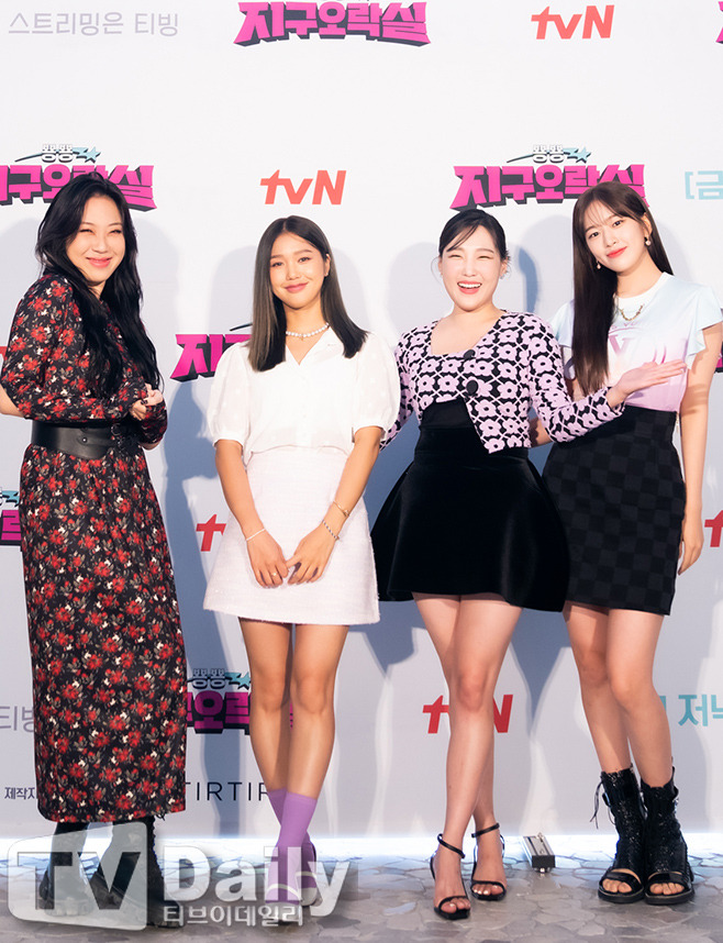 '지구오락실3' 이영지→안유진, 이번엔 아부다비행…tvN "확인 어렵다" | 인스티즈
