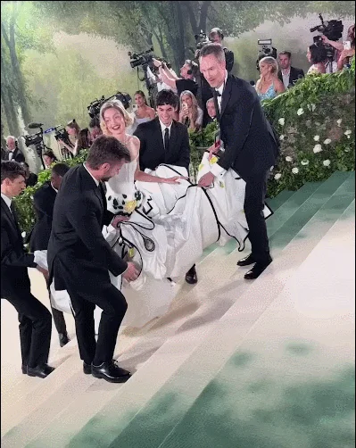 현재 미국에서 멧갈라 여론이 안좋은것과 더불어 연예계 소비를 자중하자는 운동이 일어나고있는 이유 | 인스티즈