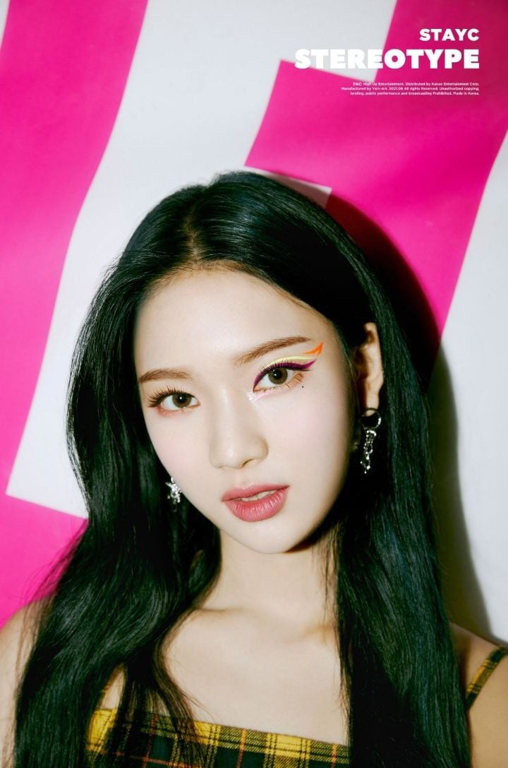 눈썹 모양 새로 바뀐듯한 스테이씨 아이사.jpg | 인스티즈