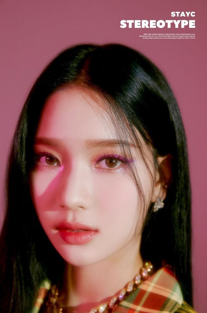 눈썹 모양 새로 바뀐듯한 스테이씨 아이사.jpg | 인스티즈