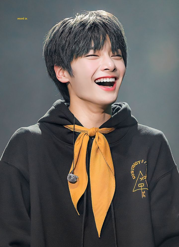 머리에 달면 청량깔쌈 근데 이제 다른 데에 달면 ......... 남자아이돌 반다나 모음 | 인스티즈