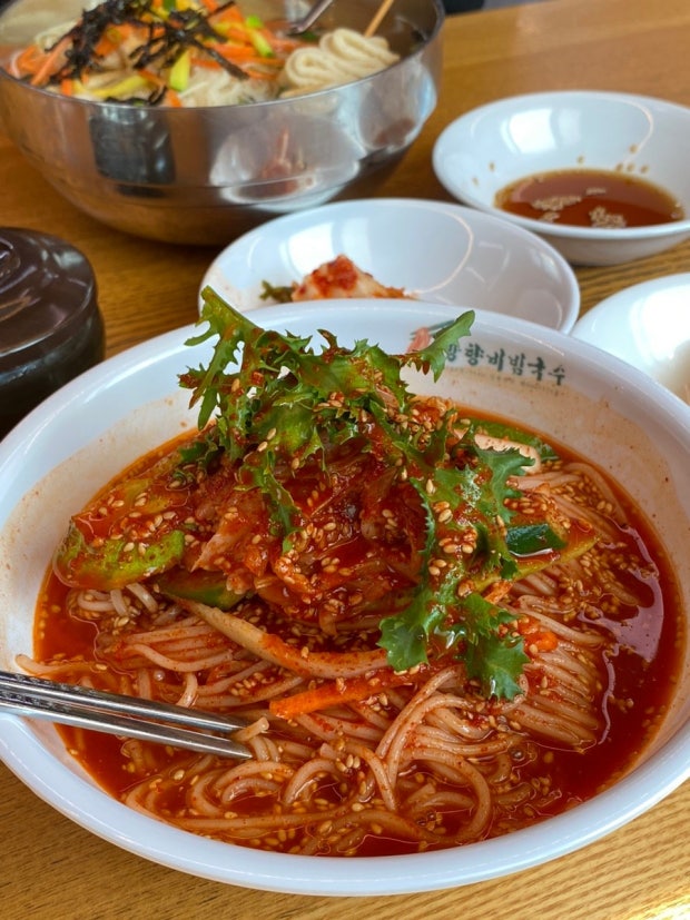 호불호 갈리지만 매니아층 많은 비빔국수 체인점 | 인스티즈