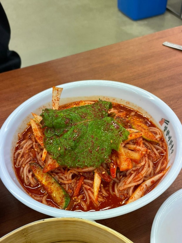 호불호 갈리지만 매니아층 많은 비빔국수 체인점 | 인스티즈