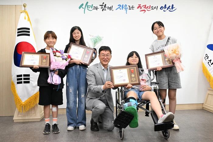 사이드미러에 비친 따뜻한 동심 | 인스티즈