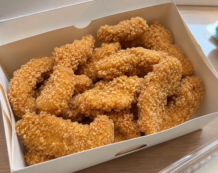 첫입엔 존맛이지만 먹을수록 질리는 치킨 삼대장 | 인스티즈