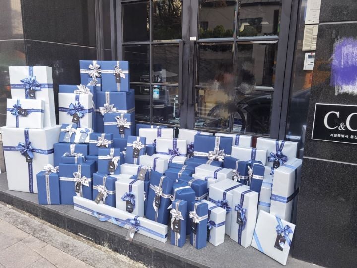 중국에서 4억 이상 모였다는 아이즈원 사쿠라 생일 서폿 물품들.jpg (스압주의) | 인스티즈