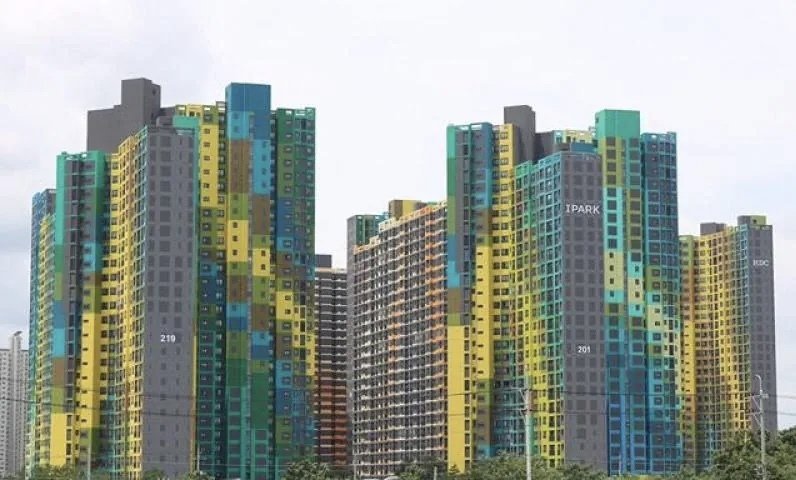 도색이 특이한 아파트 | 인스티즈