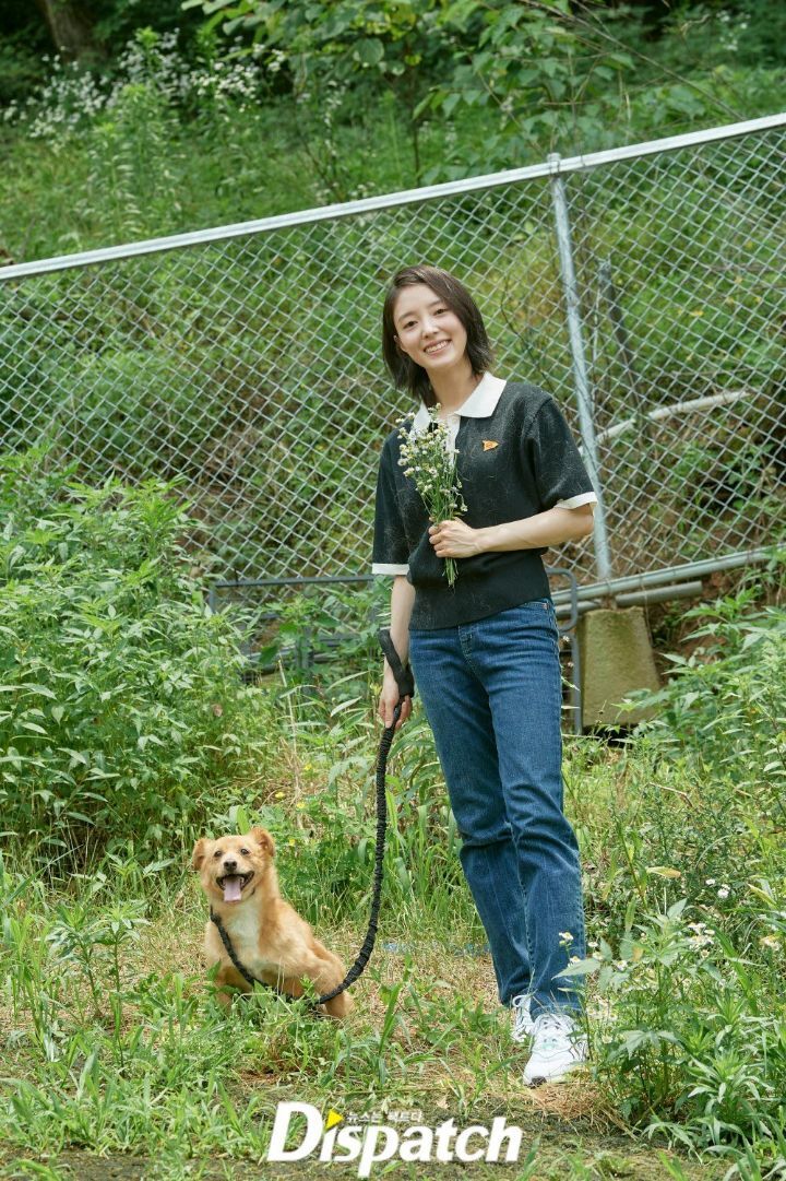 옷에 묻은 털이 찐이라는 이세영 유기견 화보 | 인스티즈
