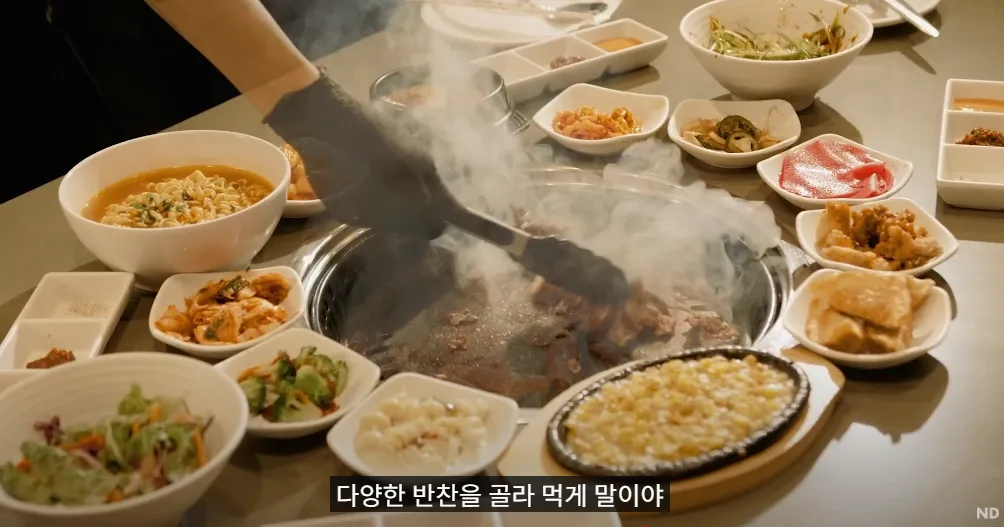 조회수 500만회 넘게 찍은 해외 대형 유튜버의 한국 급식 | 인스티즈