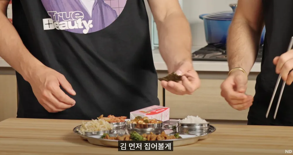 조회수 500만회 넘게 찍은 해외 대형 유튜버의 한국 급식 | 인스티즈