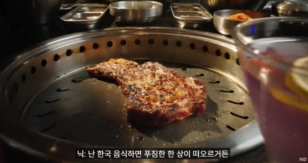 조회수 500만회 넘게 찍은 해외 대형 유튜버의 한국 급식 | 인스티즈
