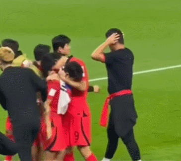 조규성이 이강인한테 뽀뽀하는 게 왜 유독 도파민 도는지 분석하는 달글 | 인스티즈