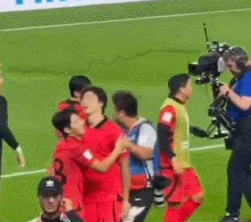 조규성이 이강인한테 뽀뽀하는 게 왜 유독 도파민 도는지 분석하는 달글 | 인스티즈