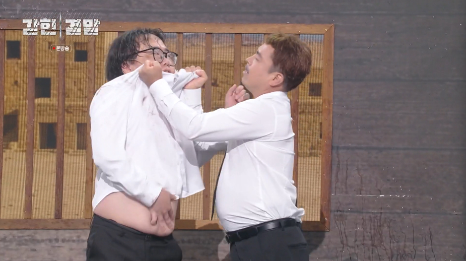 어딘가 이상한 거 같은 비밀요원.jpg | 인스티즈