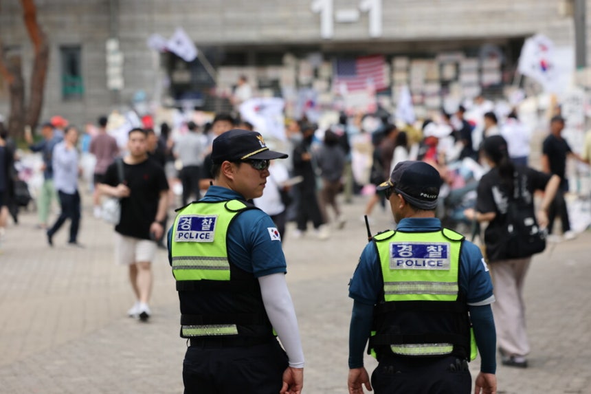개표소 시위 장기화…서울경찰 직협 "경찰관들에 대한 인권유린 대책 필요" | 인스티즈