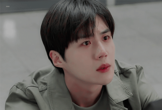 물과 기름처럼 절대 섞일 수 없다는, 남자 연예인 취향 소나무 양대산맥.gif | 인스티즈