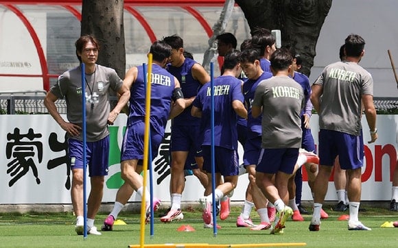 [정보/소식] [속보] 축구 대표팀 비공개 훈련 중 불법 드론 출현⋯남성 2명 도주 | 인스티즈