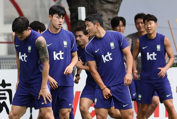 [정보/소식] [속보] 축구 대표팀 비공개 훈련 중 불법 드론 출현⋯남성 2명 도주 | 인스티즈