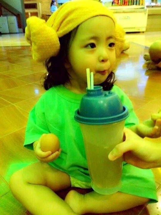 태어날 때부터 미모 만렙이던 아기 | 인스티즈