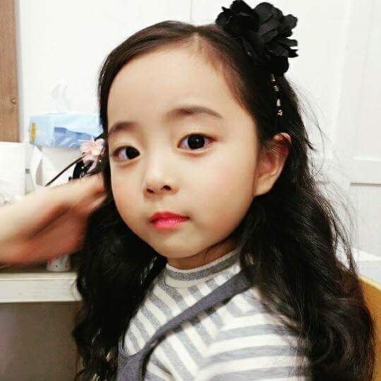 태어날 때부터 미모 만렙이던 아기 | 인스티즈